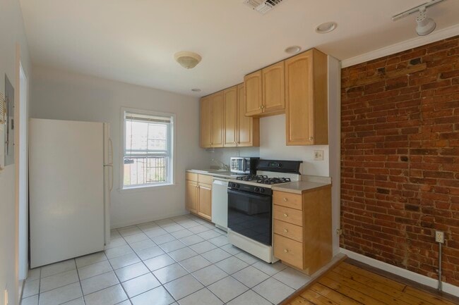 Building Photo - 294 Pavonia Ave
