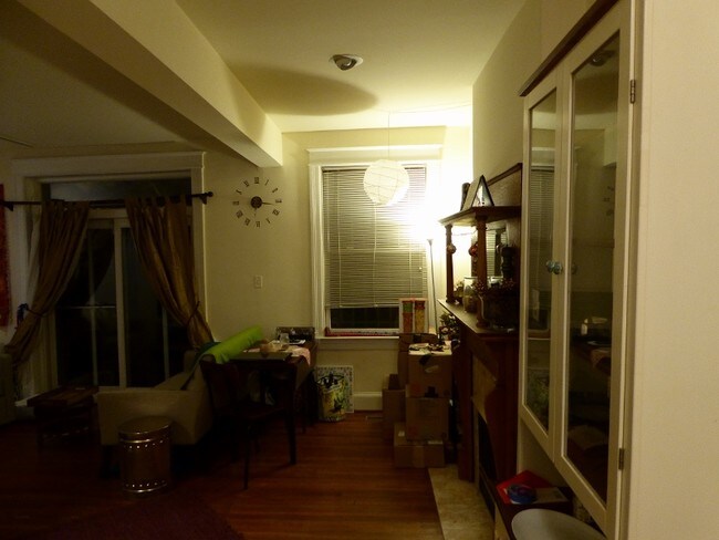 Foto del edificio - 1685 Crescent Pl NW