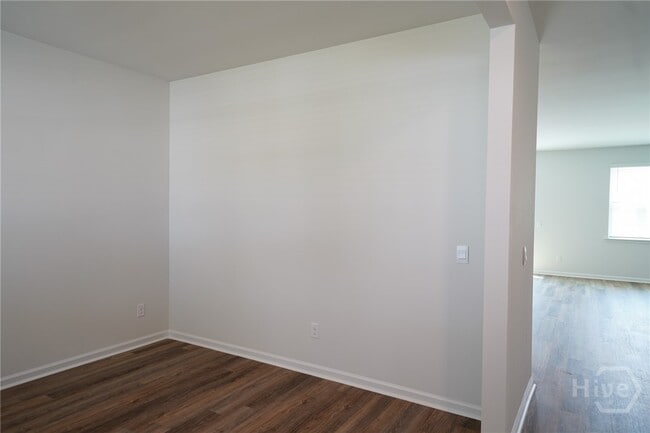 Building Photo - 151 Kraft Kove