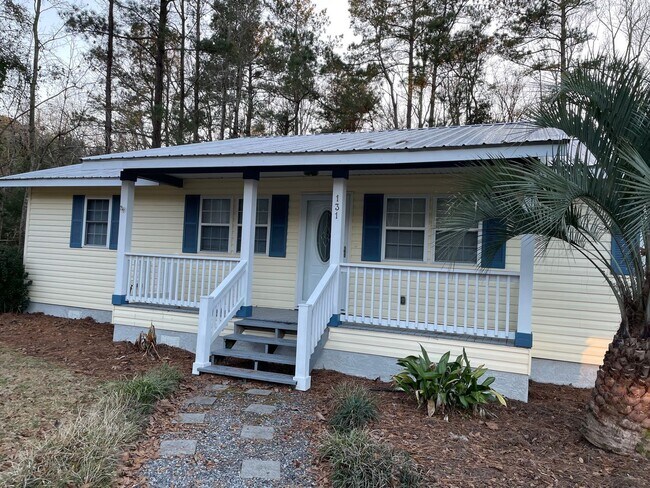 Building Photo - Large 3 Bedroom Home in Conway