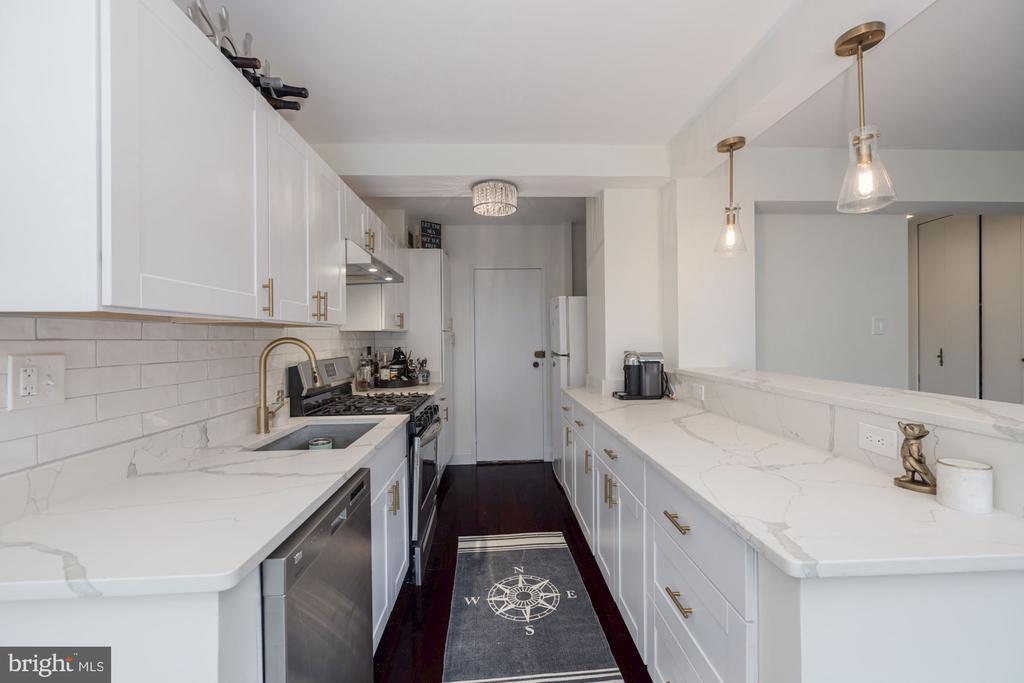 Foto principal - 4201 Cathedral Ave NW