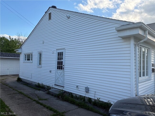 Building Photo - 17209 Puritas Ave