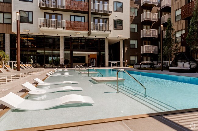 Building Photo - The Shay Apartments