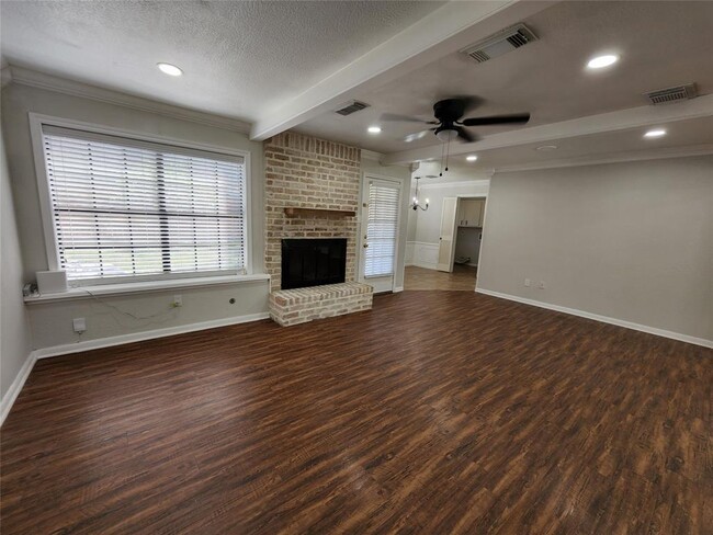 Building Photo - 4734 Bicentennial Ct