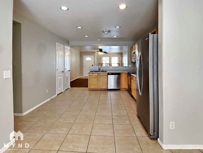 Foto del edificio - 6327 W Branham Ln