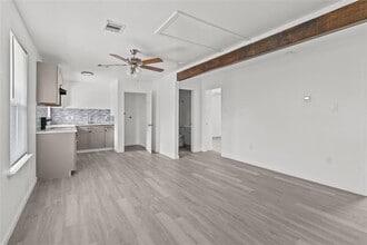 Building Photo - 316 20th St