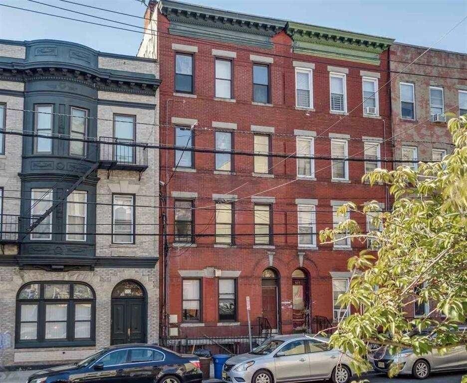 Primary Photo - 515 Palisade Ave
