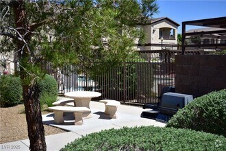 Building Photo - 2291 W Horizon Ridge Pkwy