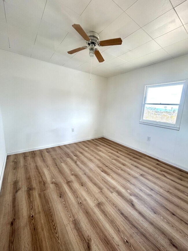 Foto del edificio - Eclectic 2 Bedroom 1 Bathroom Home