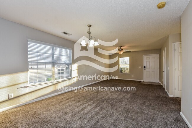 Foto del edificio - 426 Wincrest Ln