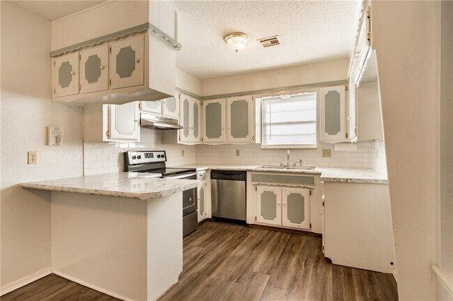 Building Photo - 101 Aspen Dr