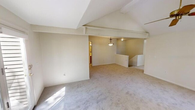 Foto del edificio - 455 Village Oaks Ct