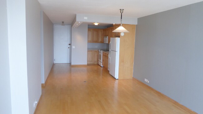 Building Photo - 1660 N La Salle St
