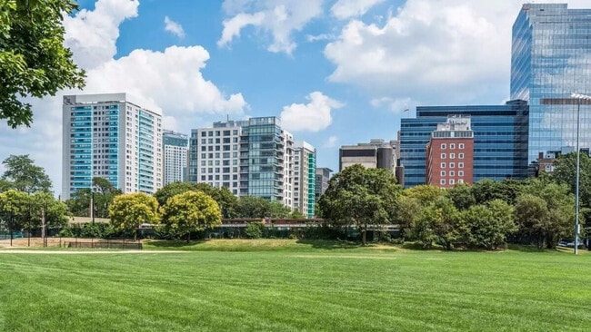 Building Photo - 5 Emerson Pl