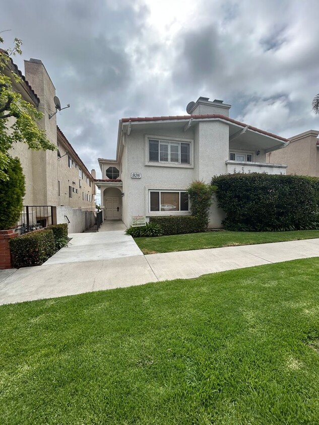 Primary Photo - Beautiful 3 Bedroom 2 Bath condo!!
