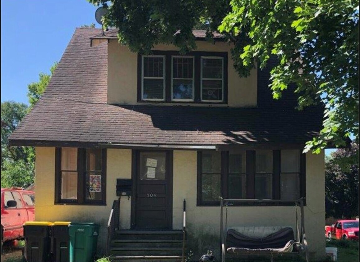 504 E Blue Earth Ave Unit B, Fairmont, MN 56031 504 E Blue Earth Ave