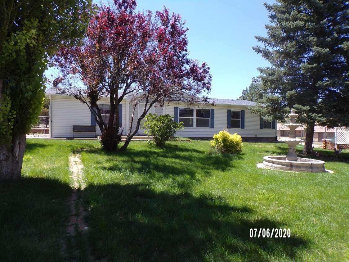 Primary Photo - 212 1/2 W Main St