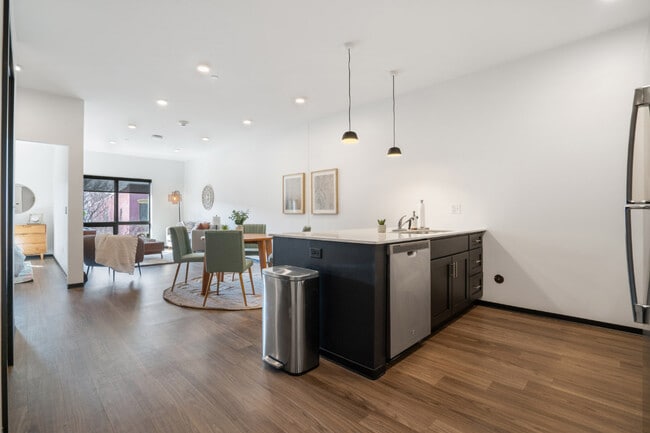 Building Photo - Urbane 210