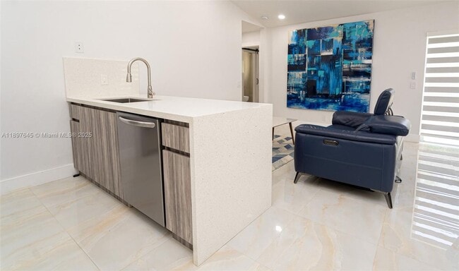 Foto del edificio - 1328 Plumosa Way