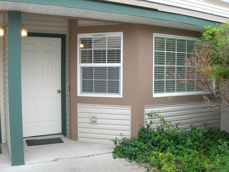 Entry - 209 East 18th Ave #33