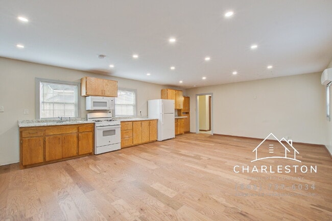 Photo - 198 Nassau St Apartment