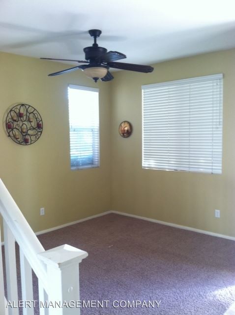 Building Photo - 4 br, 2.5 bath House - 2672 Stowe Dr. #128