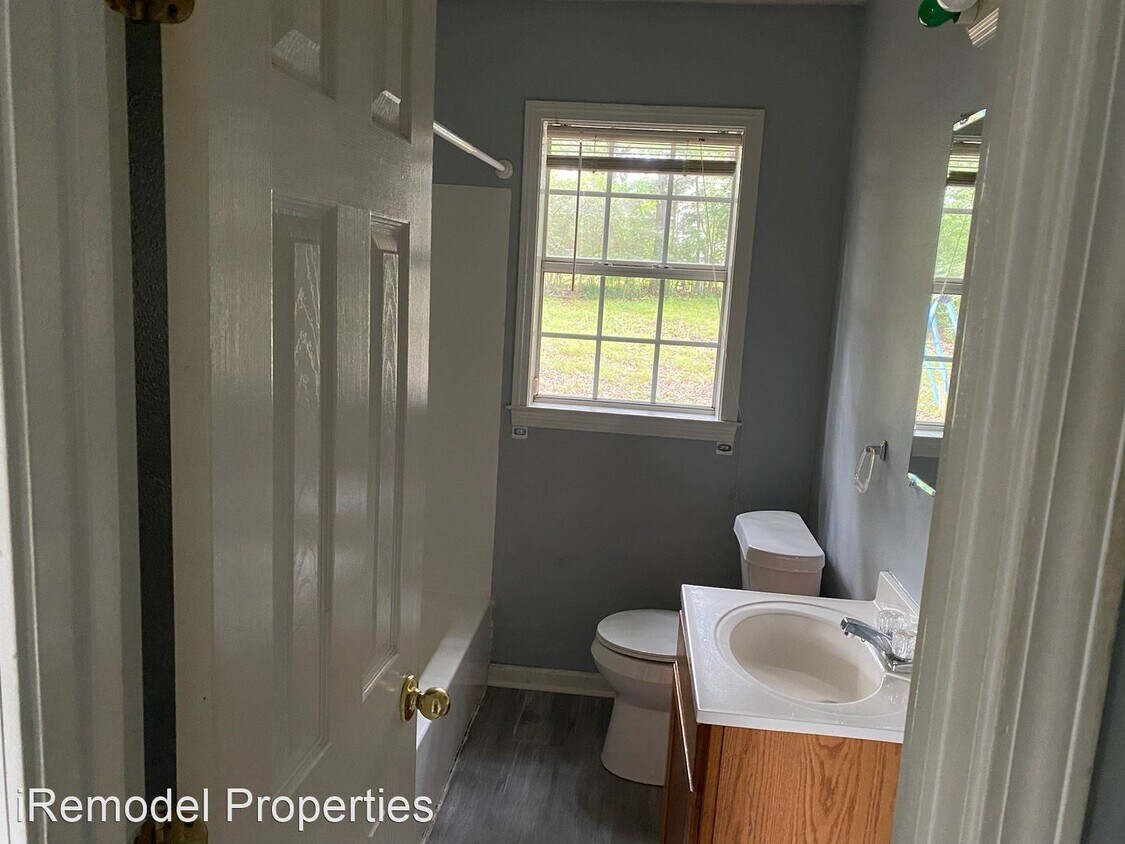 Building Photo - 2 br, 1 bath House - 311 West 51st Street