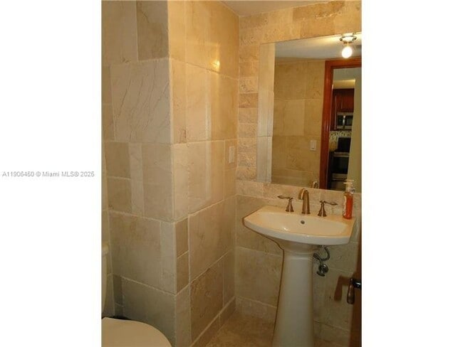 Foto del edificio - 2801 NE 183rd St