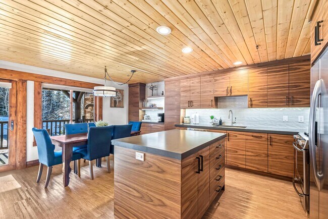 Foto del edificio - 7447 Royal St