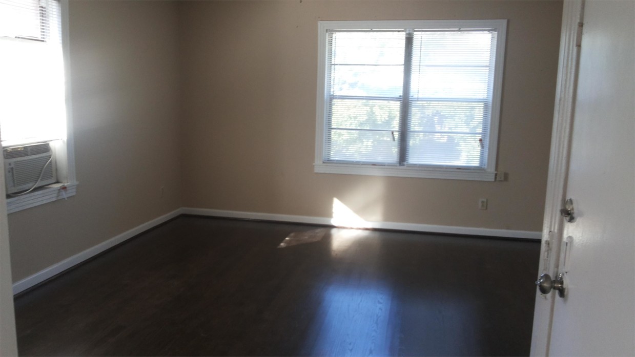 Primary Photo - 4712 Polk St