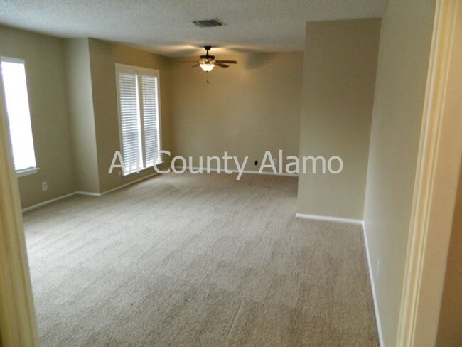 Building Photo - 6715 Shady Lake Dr