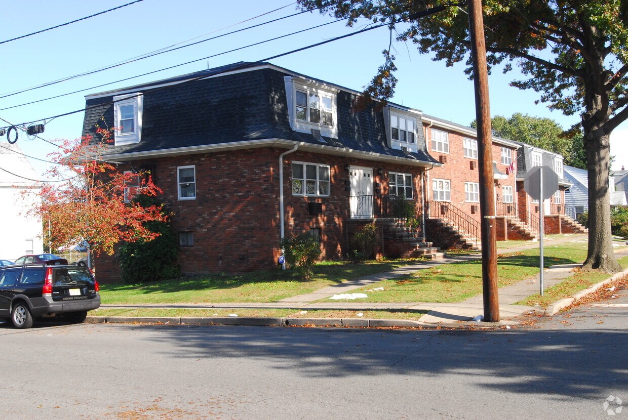 Primary Photo - 26 Foster Street