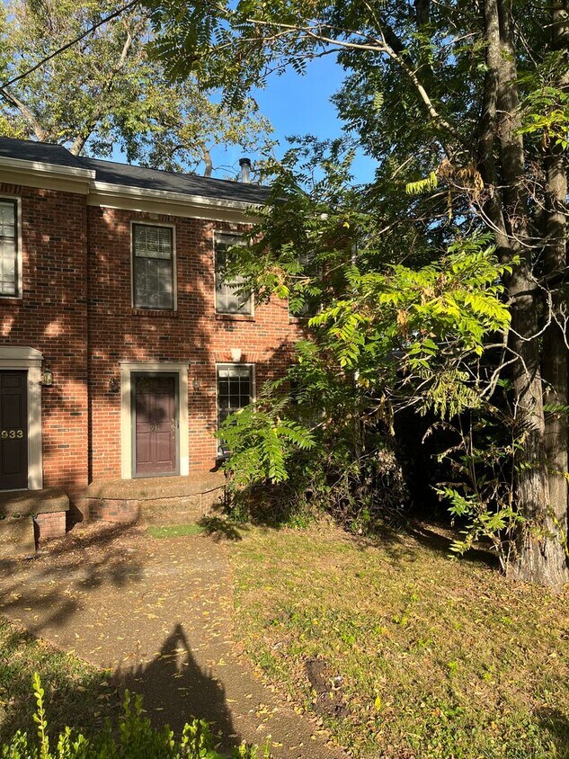 2 Bed/ 1.5 Bath Townhome walking distance to Belmont, Minutes to Vandy - 2 Bed/ 1.5 Bath Townhome walking distance to Belmont, Minutes to Vandy