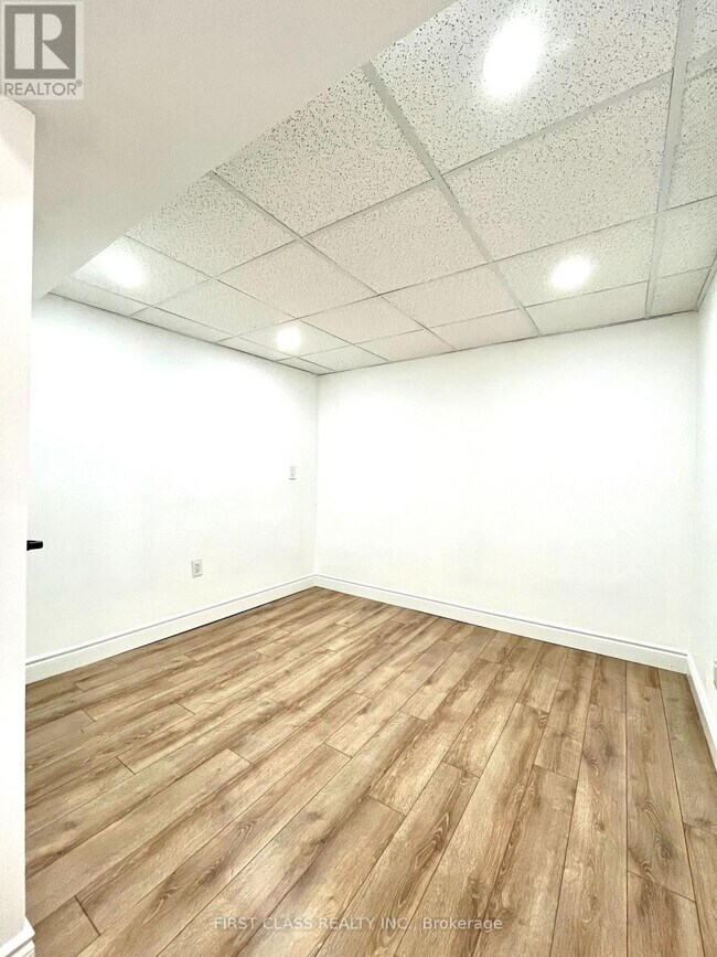 Building Photo - 90 Archdekin Dr