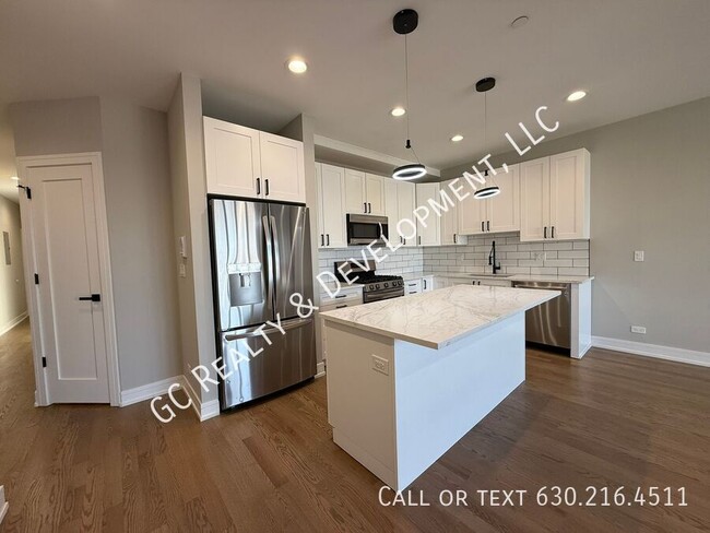 Building Photo - 2817 N 75th Ave