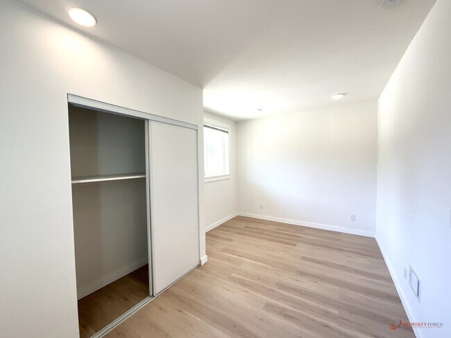Building Photo - 1367 Gilman Ave
