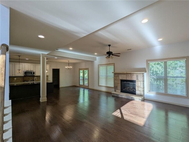 Foto del edificio - 4635 Belcrest Way