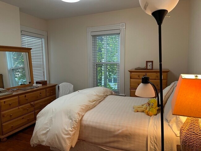 Building Photo - 14 Lincoln St