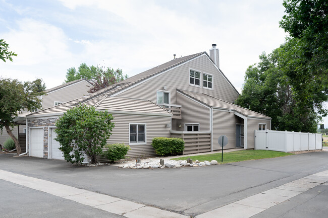 Building Photo - 2299 S Yosemite Cir