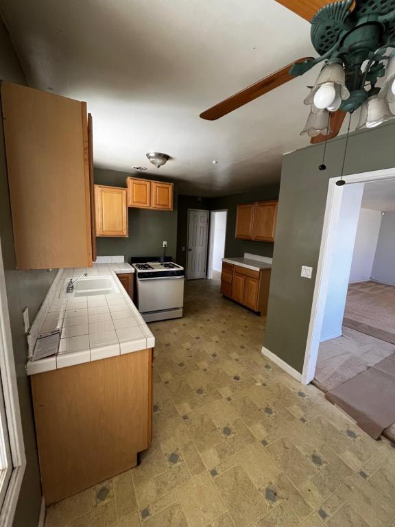 Building Photo - 44043 Date Ave