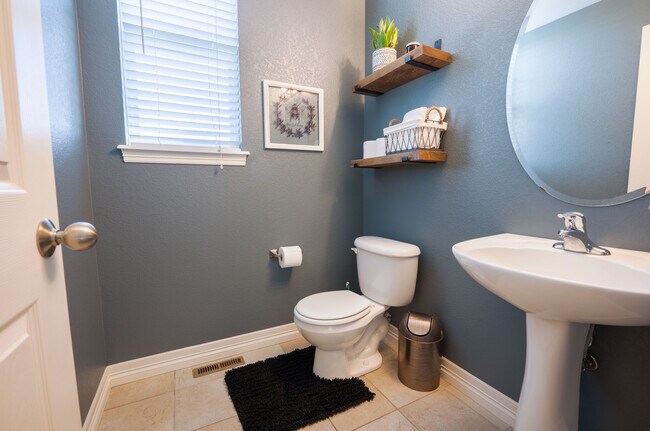 Building Photo - 7047 Whitebark Ln