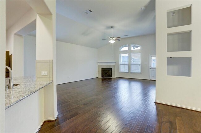 Building Photo - 549 Palmilla St