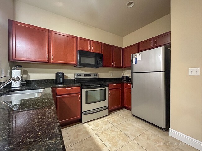 Building Photo - Elegant 3 Bedroom 3 Bathroom Townhome in C...
