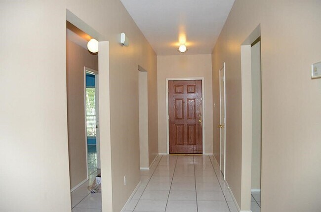 Foto del edificio - 719 Willow W Dr