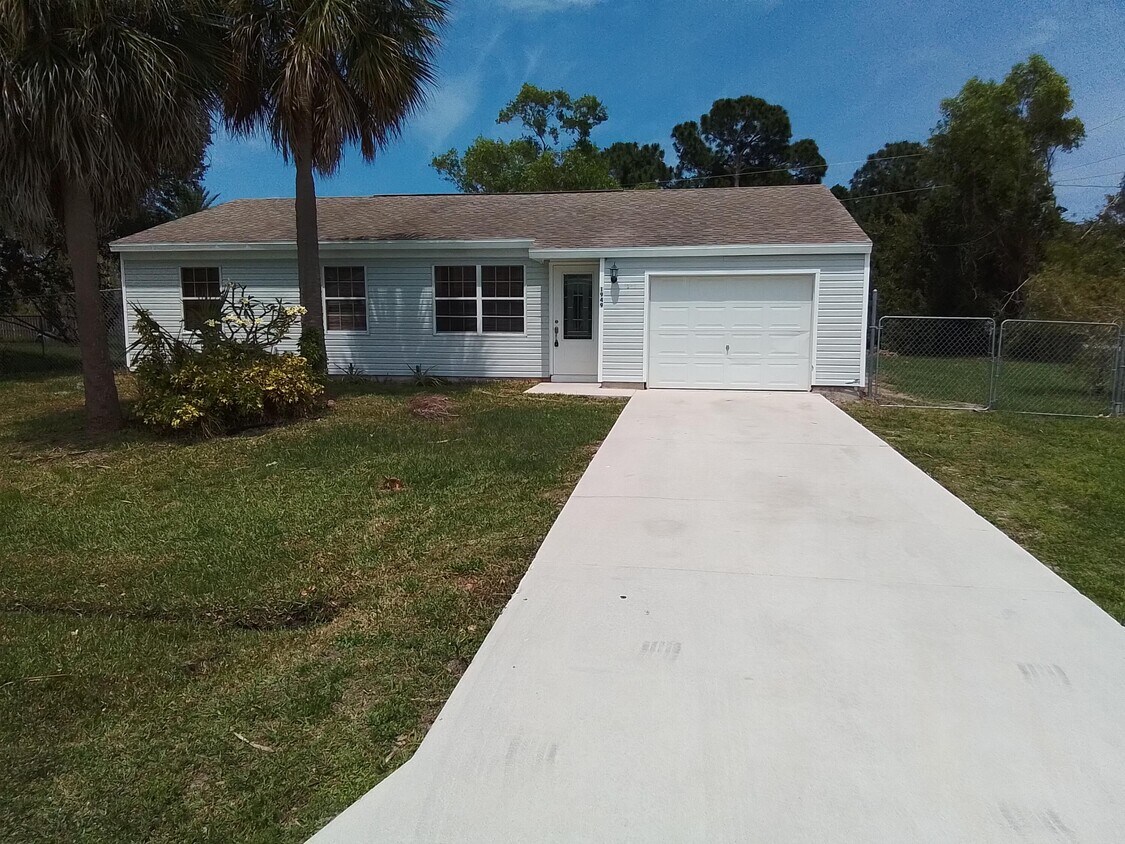 1949 SE Mandrake Cir, Port Saint Lucie, FL 34952 House for Rent in