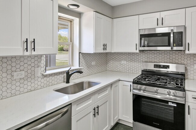 Foto del edificio - 7704 McVicker Ave