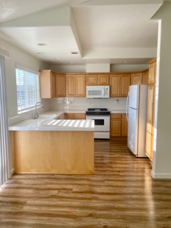 Foto principal - 702 Air Park Dr