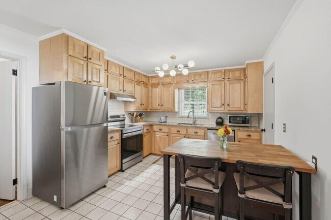 Building Photo - 1338 Northwood Cir NE