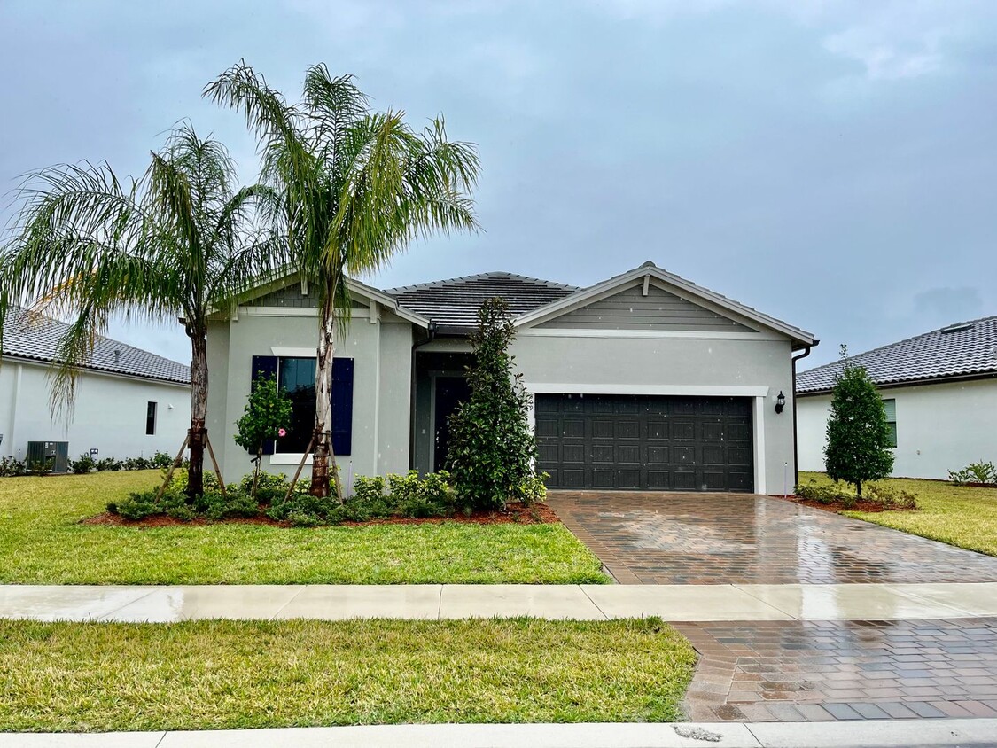 Primary Photo - VERANDA GARDENS BRAND NEW HOME