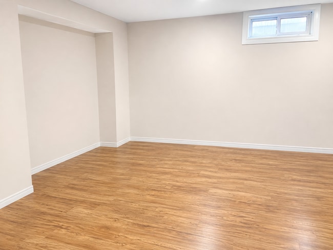 Building Photo - 245 Thorner Dr